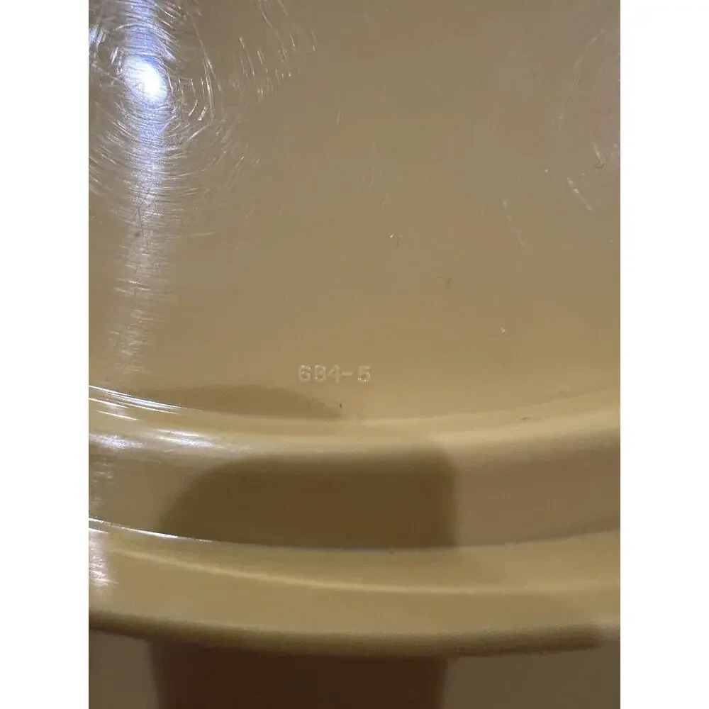 Vintage‎ Tupperware Cake Taker Round 684-5 Harvest Gold Carrier Design On Top